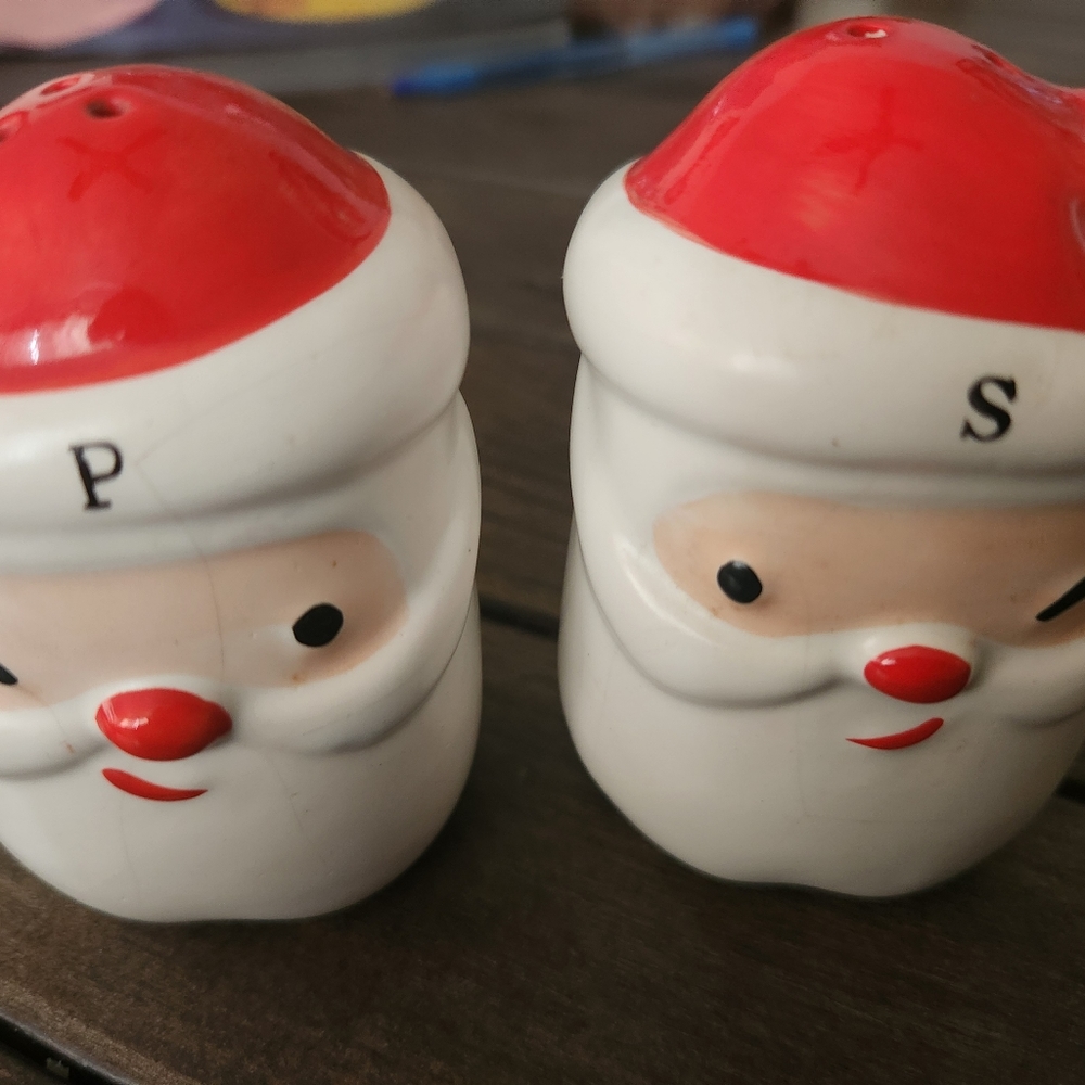 Vintage mud century Winking Santa Claus napco salt & pepper shakers